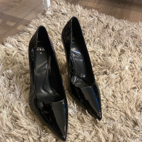 Zara Black Rugan Vegan Leather Heels Size 7 New - Picture 1 of 3